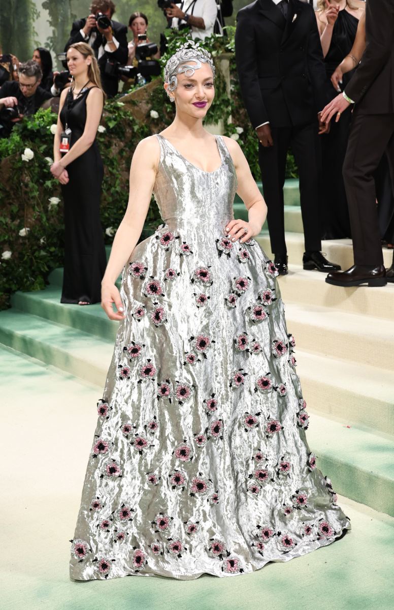 Amanda Seyfried – Prada