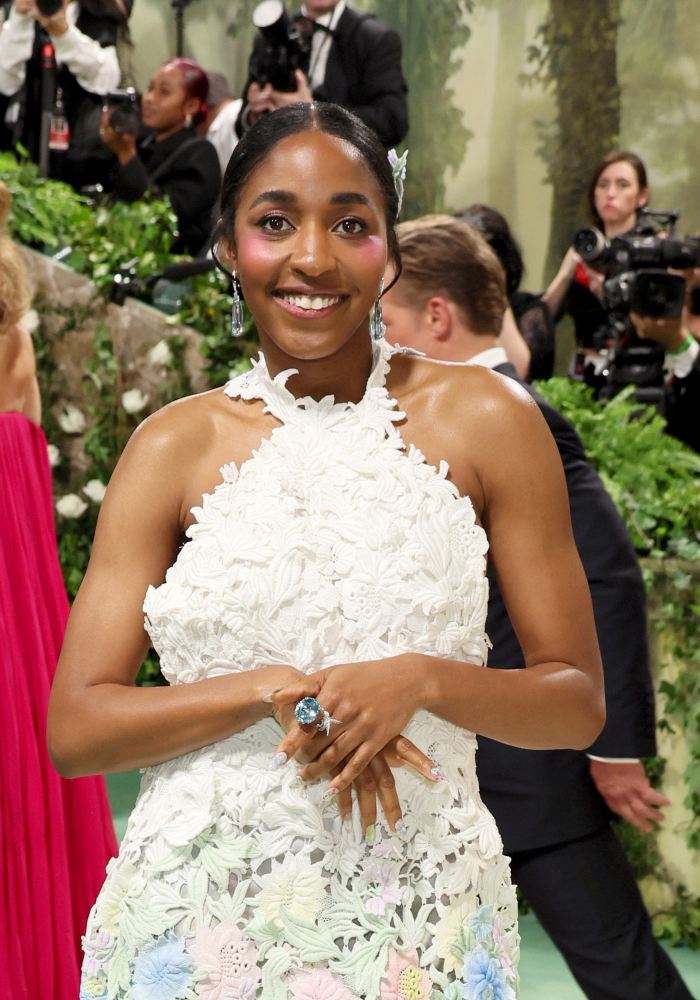 Ayo Edebiri – Boucheron