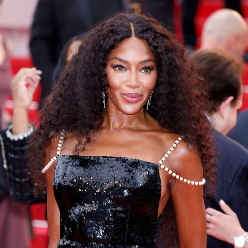 Cannes Film Festivali'nde Naomi Campbell ve Nostaljik Tercihi: 28 Yıl Önceki Chanel Couture Tasarımı