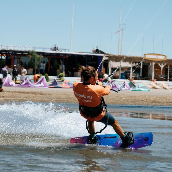 Kite Surfing Tutkunları, Hepsipay Kite School’da Buluşuyor