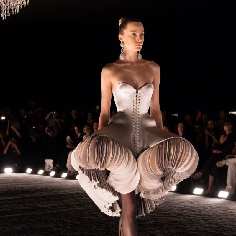 Schiaparelli 2024 – 25 Sonbahar/Kış Haute Couture Koleksiyonu