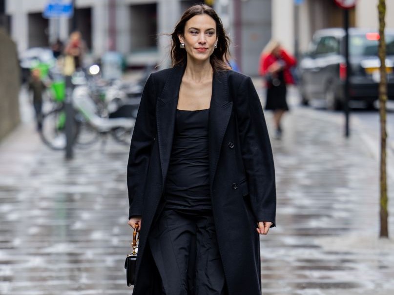 “Demure” Trendi Hakkında Bilmeniz Gereken Her Şey