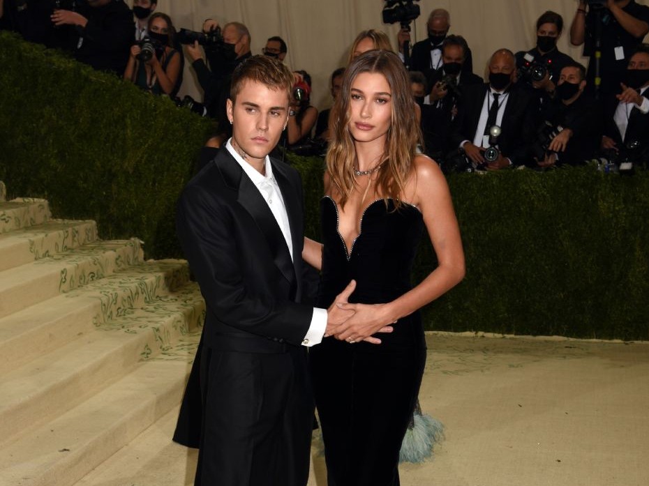 Hailey Bieber Doğum Yaptı