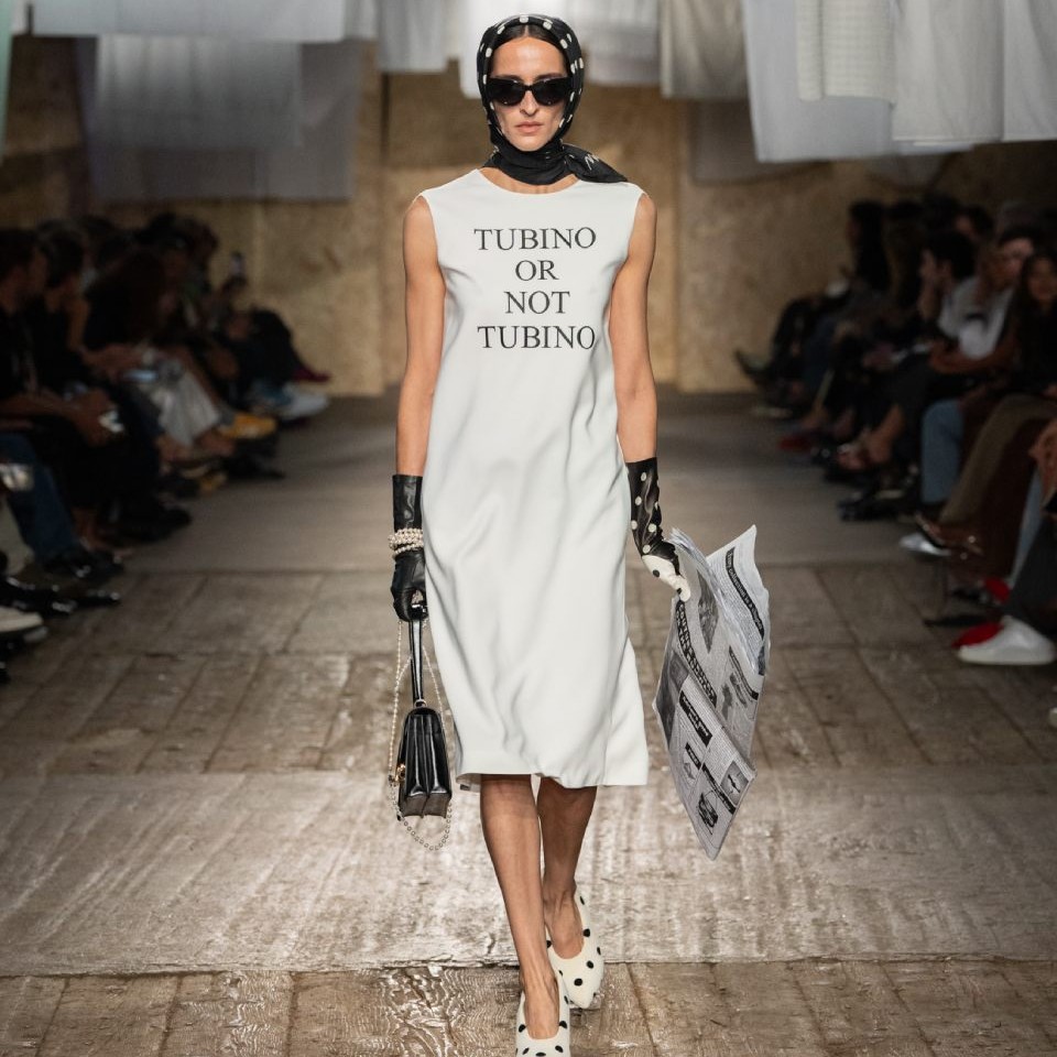 Moschino 2025 İlkbahar/Yaz Koleksiyonu