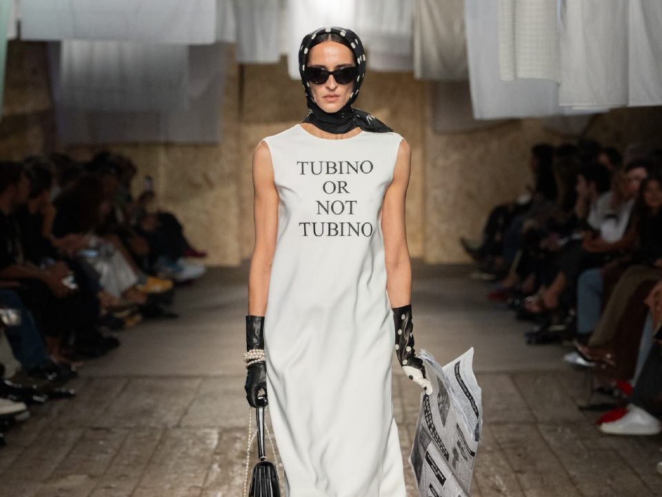 Moschino 2025 İlkbahar/Yaz Koleksiyonu