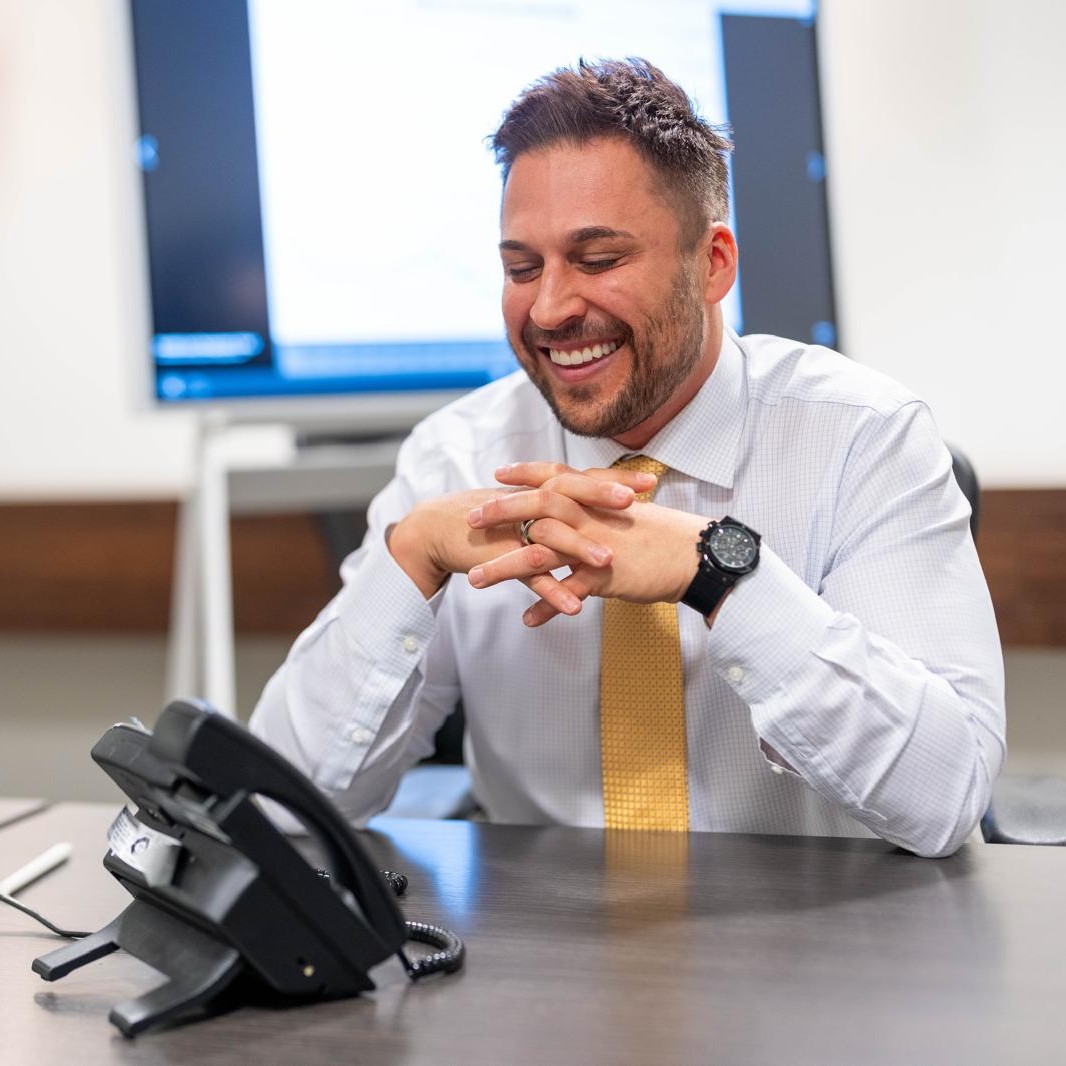 Neil Anders: Finans ve Medya Alanında Çok Yönlü Bir Kariyer