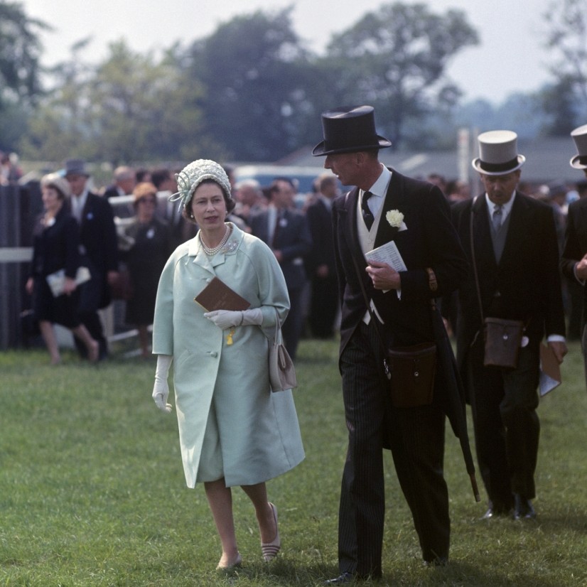 Kraliçe II. Elizabeth’in Moda Mirası 100. Yaşına Özel Bir Sergiyle Kutlanacak