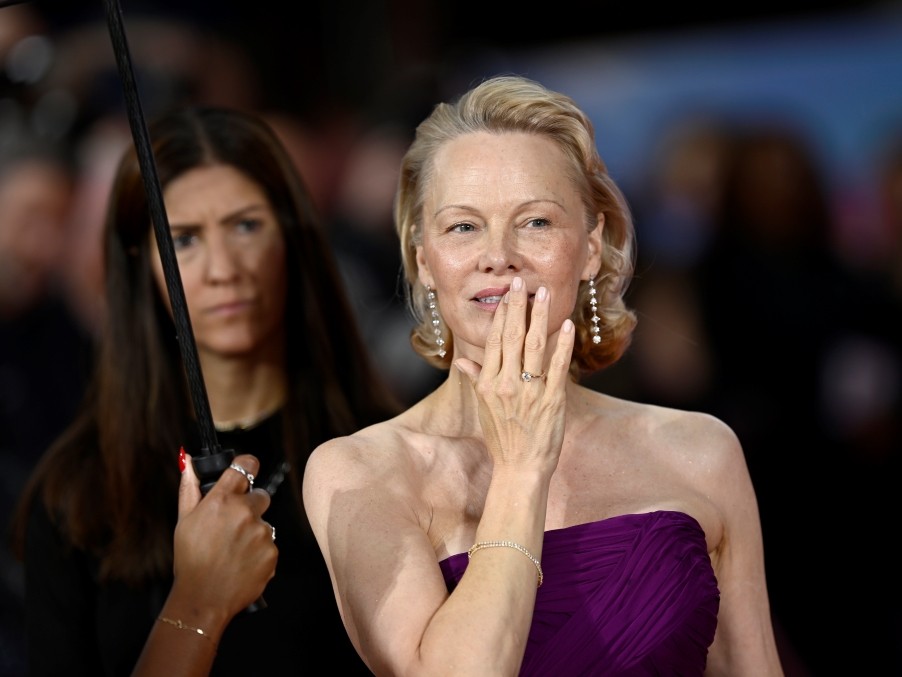 Pamela Anderson’dan Çıkardığımız Stil Notları