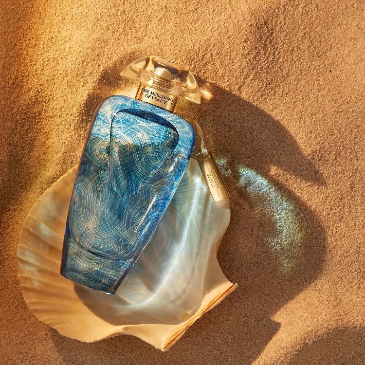 Cyprus Shell: Afrodit’in Kokusuna Yolculuk