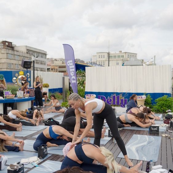 Sunset Wellness Buluşması: Ay Tutulması Eşliğinde Bütünsel Bir Deneyim