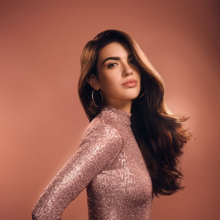 Dyson 2025 Hediye Sezonunu Amber Silk ile Kutluyor