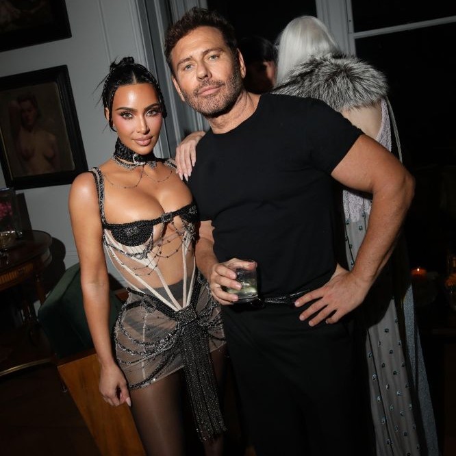 Mert Alaş’tan Kardashian’a Özel Kutlama