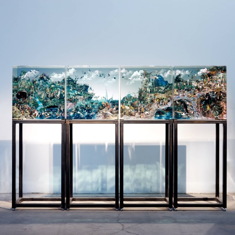 Donmuş Sinema: Dustin Yellin ile Bilincin Yolculuğu