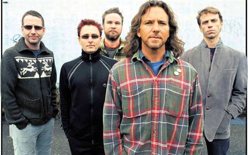 Dikkat! Grunge müziğin üç büyükleri geri döndü!