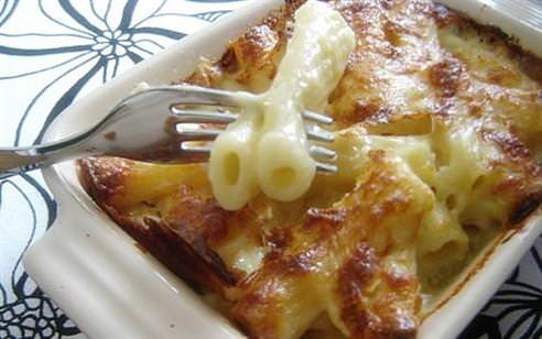 Taze soğanlı kremalı makarna (fırında)