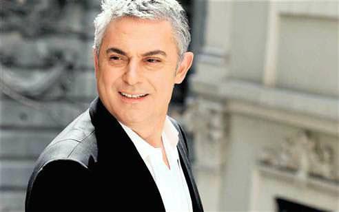 Sezen Aksu’nun prodüktörlüğünde ilk albümünü çıkaran Cihan Okan...