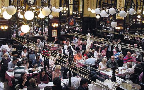 Paris’te Parisli gibi yemek yenir!