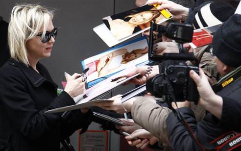 Bir taytla devri alem...