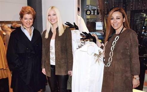 Yeni gömleklerini görücüye çıkardı