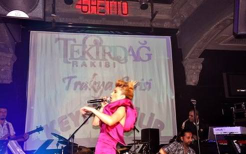 Hande Ghetto’yu salladı !