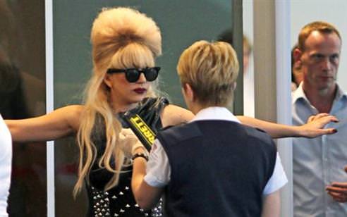 Lady Gaga uçuşa hazır