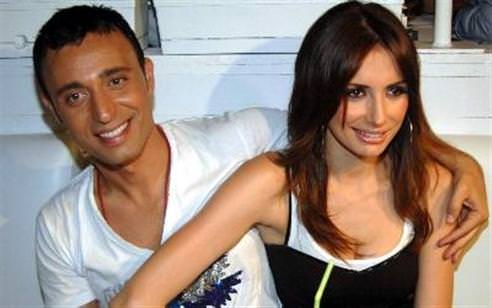 Üzgün Emina'ya Musti desteği