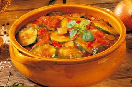 Zeytinyağlı mevsim türlüsü