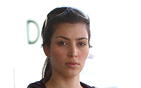 Cildi makyaja dayanamadı