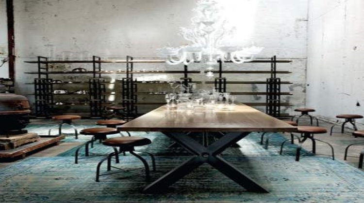 Özenle hazırlanan sofralar