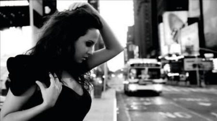 Esquire dergisine poz verdi