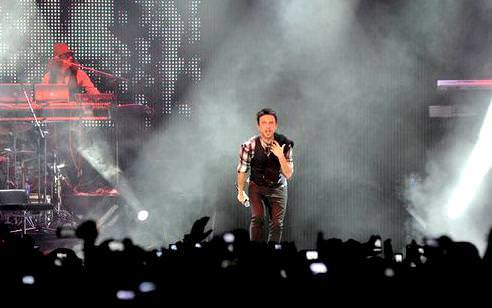 Megastar'a Almanya'da 8 bin kişilik koro