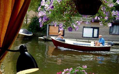 Amsterdam'da gerçek kanal keyfi