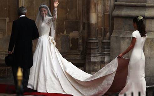 İşte herkesin merak ettiği gelinlik!