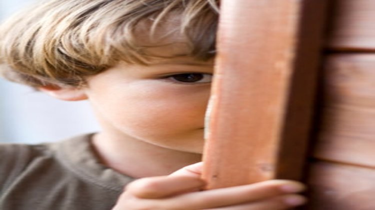 Bazı çocuklar neden utangaçtır?