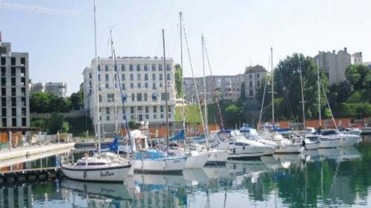 Osmanlı'nın izlerini taşıyan turizm cenneti KÖSTENCE...