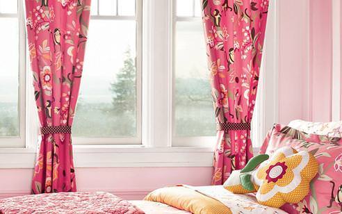 Uçuşan tüller, keten nevresimler