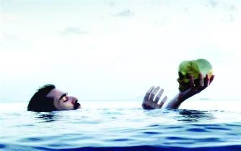 GalataPerform'dan: Sen de Mutlu Olma Amy Winehouse