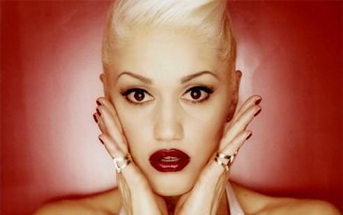 Kırmızı rujun asi tepkisi: Konuşma!