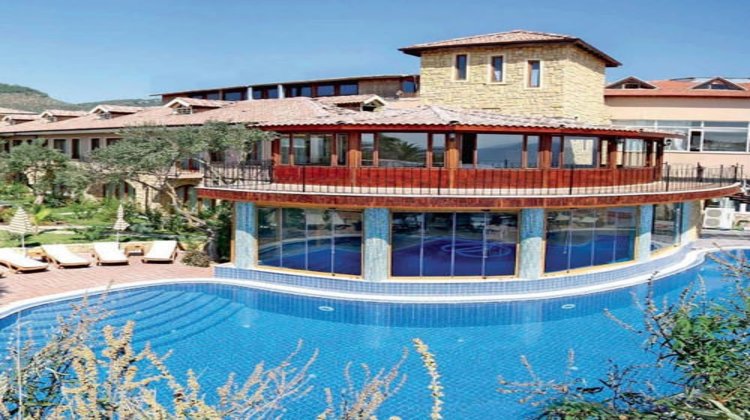 Kazdağı eteklerinde yepyeni bir otel