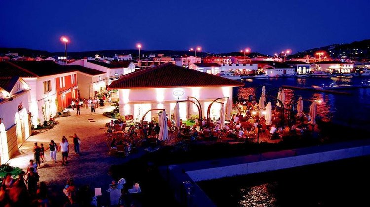 Çeşme'de yaz bir başka güzel