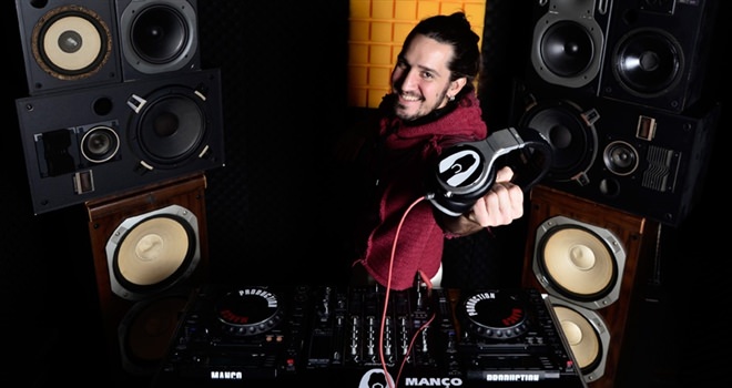 DJ Doğukan Manço sahnede, 360East Moda ayakta!