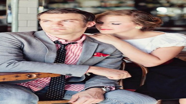 Eski sevgilinizle aynı ortamdayken yapmanız gerekenler