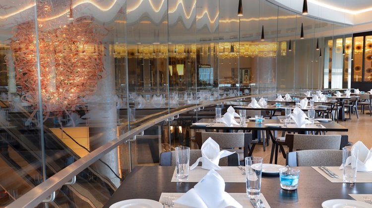 Anneler Günü hediyenizin yarısı  Wyndham İstanbul Petek Hotel’den hediye