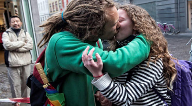 Danimarkalılar öpüşme rekoru kırdı