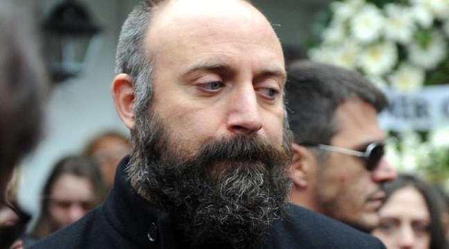 Halit Ergenç annesini kaybetti