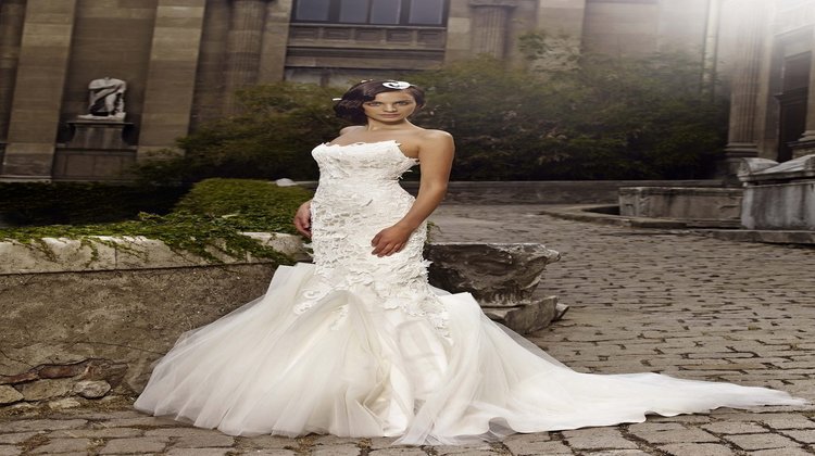 Akay Gelinlik'te yüzde 50'ye varan indirimler