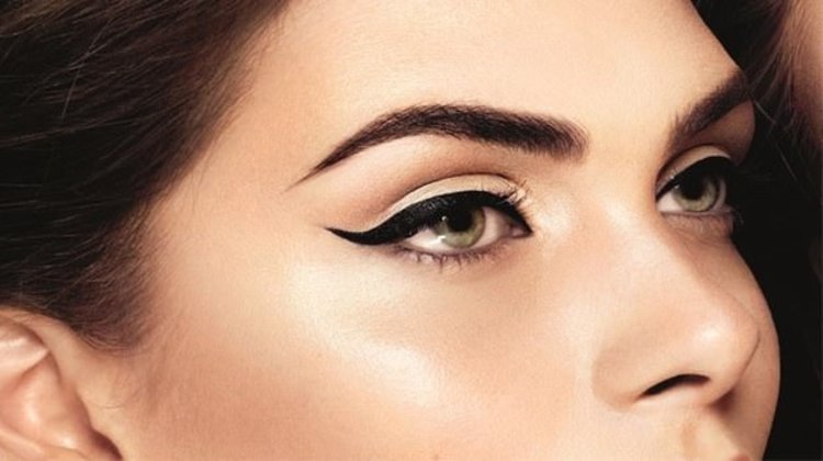 Kuyruklu eyeliner nasıl çekilir?