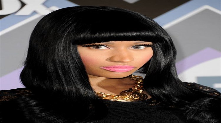 Ünlülerden 2014 kolye modası!