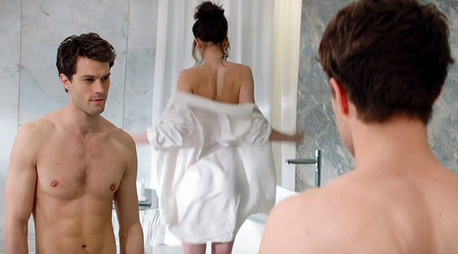 Bay Grey iç çamaşırlarına sızdı!