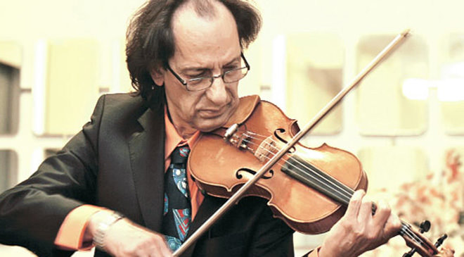 Kemanı ağlatan adam Türkiye'de